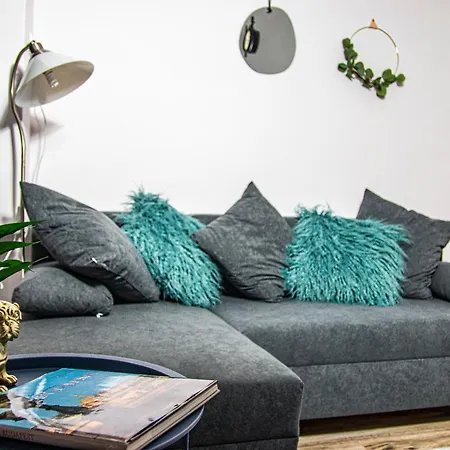 Mops Bob Lägenhet *